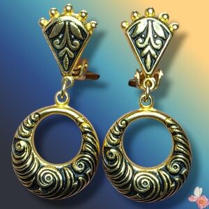 Signed Spain Clip On Earrings Gold Swirl 886